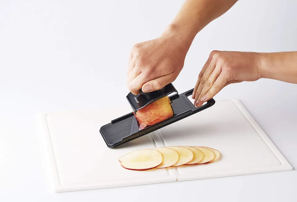 mastrad-mini-mandoline-mandoline-lame-inox-noire image 1