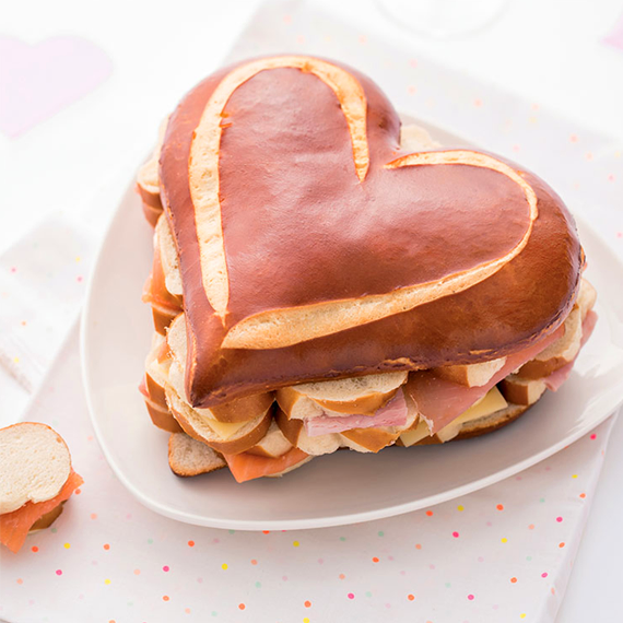 poulaillon-moricettes-coeur-garni-20-toasts-saumon image 1