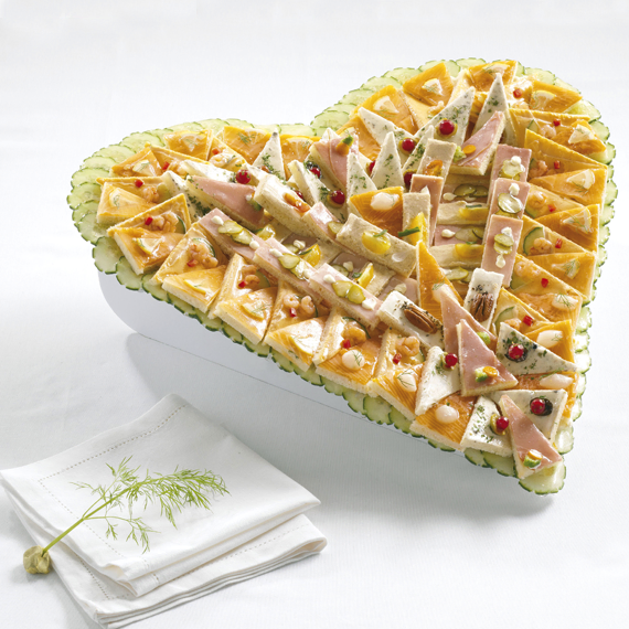poulaillon-traiteur-toasts-vari-s-sur-coeur-90-toasts-ap-ritif image 1