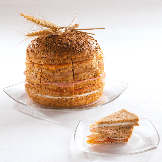 poulaillon-traiteur-miche-c-r-ales-pain-surprise-32-toasts-mixte image 1