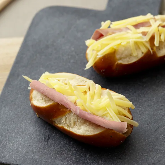 poulaillon-moricettes-mini-moricette-croq-jambon-emmental image 1